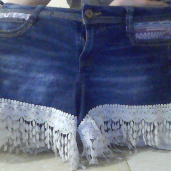 Shorts - Picture 7 of 10